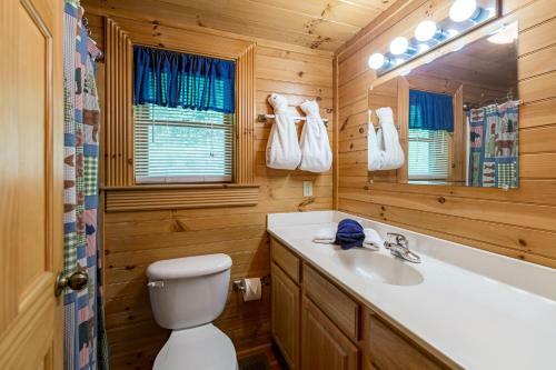 Mountain Dreaming: Hot Tub And Nearby Pigeon Forge!