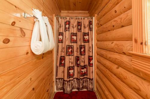 Mountain Dreaming: Hot Tub And Nearby Pigeon Forge!