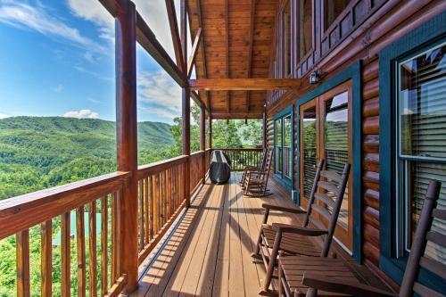 3,500-sq-ft Cabin - Sunrise And Mtn View And Pool Access