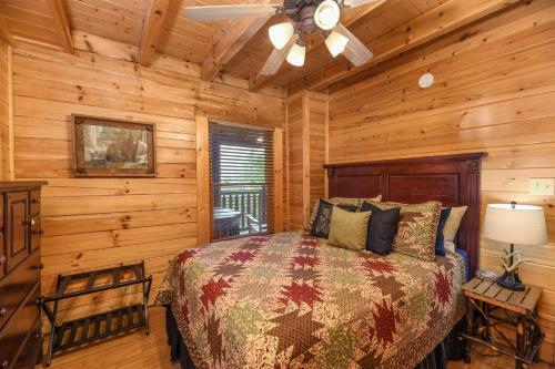 Smokystays 5 Bedroom Cabin