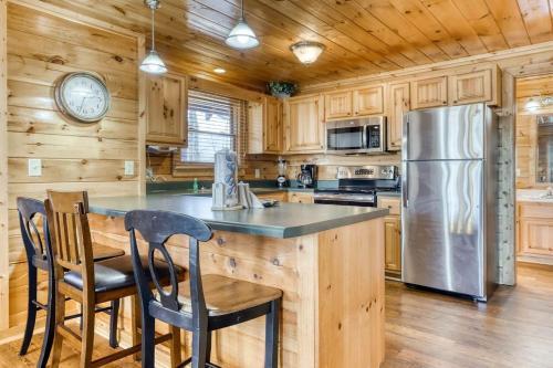 Cozy Bear Cabin Cabin