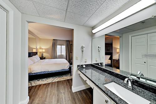 Apartamento Dual-suite Riverside Condo - Pool, Mountain Views Condo