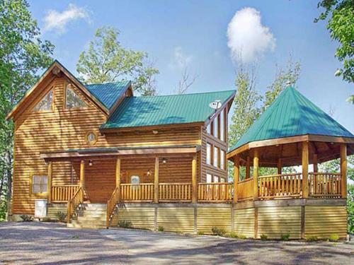 Luvin Logs Lodge