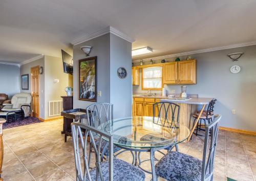 Ruby's Cliffside #125 By Aunt Bug's Cabin Rentals