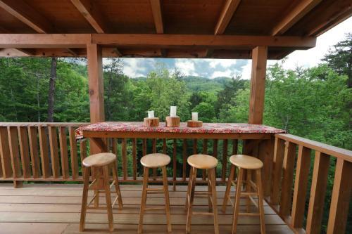 Honey J's Mountain Retreat