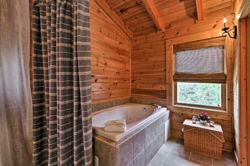 Log Cabin, 6 Mi To Great Smoky Mountains Parkway!