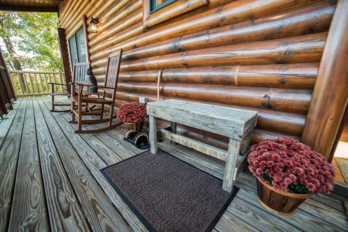 Log Cabin, 6 Mi To Great Smoky Mountains Parkway!