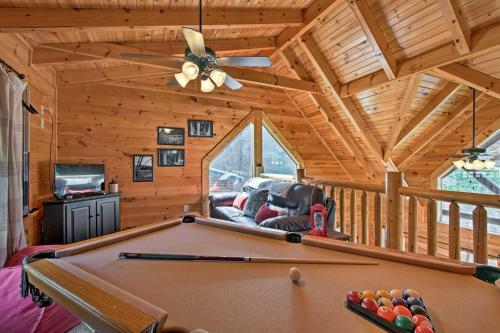 Log Cabin, 6 Mi To Great Smoky Mountains Parkway!