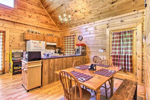 Family-friendly Cabin In Douglas Lake Community!