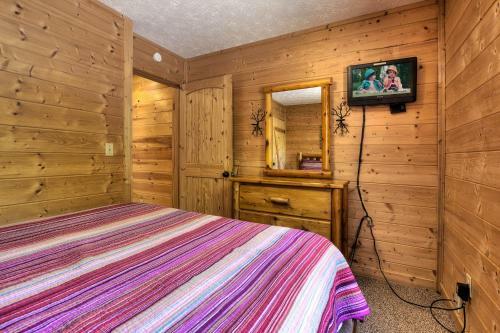 Grandpa Bear's View #233 By Aunt Bug's Cabin Rentals