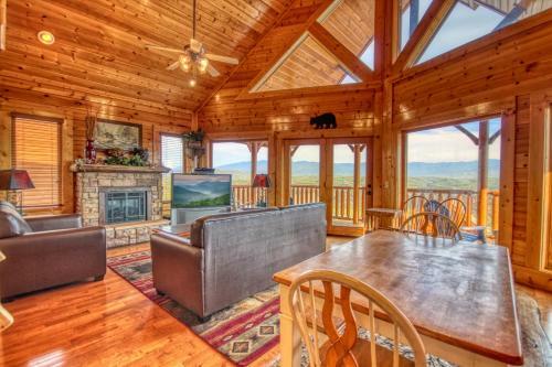 Tennessee Treasure #232 By Aunt Bug's Cabin Rentals