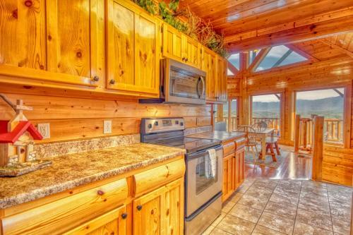 Tennessee Treasure #232 By Aunt Bug's Cabin Rentals