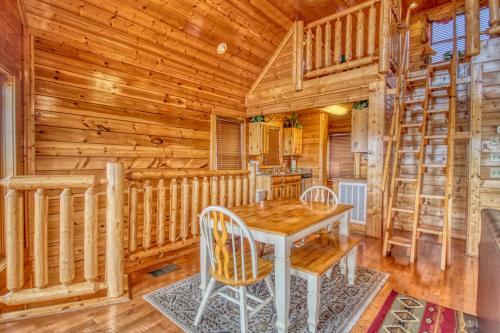 Tennessee Treasure #232 By Aunt Bug's Cabin Rentals