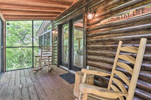 Rustic-chic Cabin With Deck, Hot Tub, Mtn Views!
