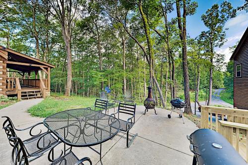 Serenity Together - 2 Mountain Cabins With Hot Tubs Cabin