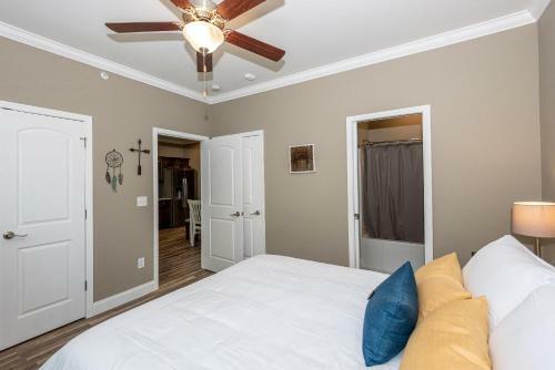 Apartamento Cades Cove Paradise - Mountain Views, Fire Pit, Private Patio