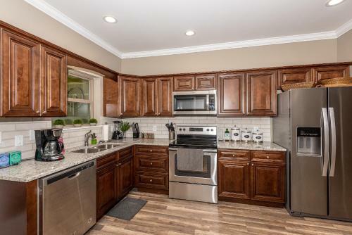 Apartamento Cades Cove Paradise - Mountain Views, Fire Pit, Private Patio