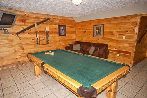Bear Britches Lodge