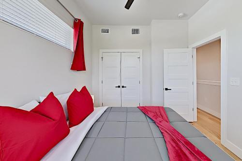 Apartamento Lavish Eastside Retreat With Private Rooftop Deck Condo