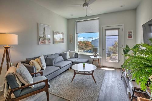 Apartamento Modern Chic Condo With Balcony And Pool, Walk To Downtown