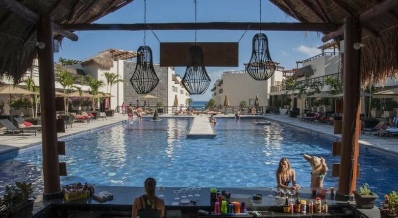 Hotel La Divina By Aldea Thai