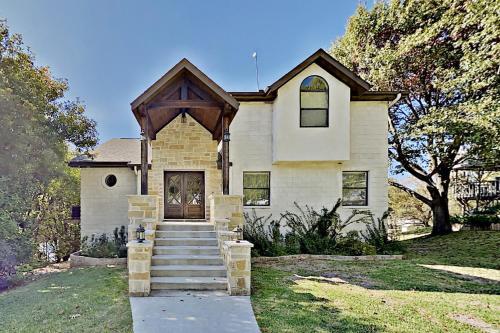 Opulent Waterfront Home - Dock, Hot Tub & Fire Pit Home