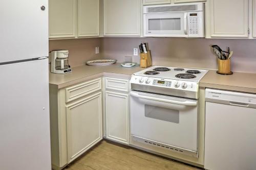 Apartamento Condo With Pool And Bay-view Balcony Walk To Beach!