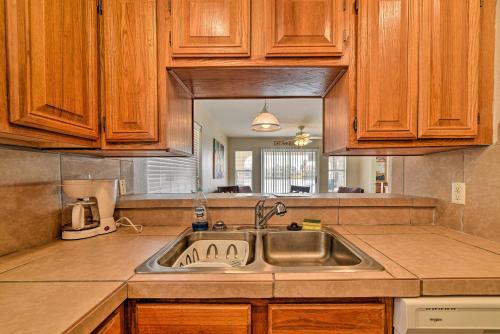 Apartamento Canalfront Condo With Dock Less Than 2 Mi To The Beach!