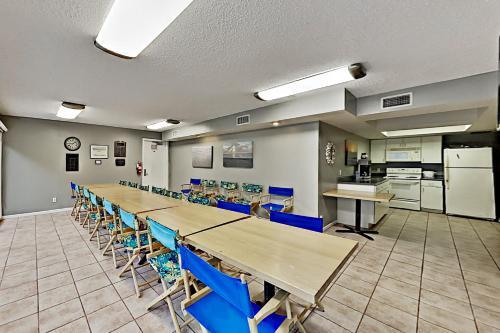 Apartamento Gulfstream Condos - Beachfront Corner Unit, Pool Condo