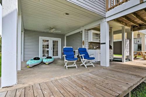 Updated Home With Boat Dock On Canal Less Than 1mi To Beaches!