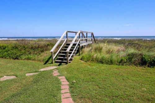 Barefoot Pelican By Ryson Vacation Rentals