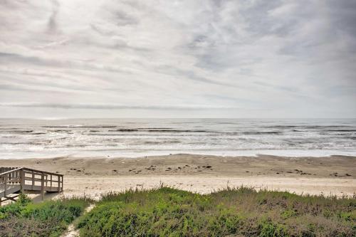 Beautiful Beachfront Galveston Home With Deck!