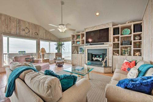 Beautiful Beachfront Galveston Home With Deck!