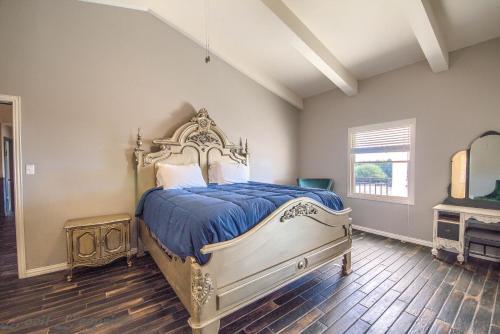 Hill Country Getaway Br 2230b Home
