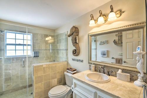 Galveston Getaway With Decks Less Than 2 Miles To Beach