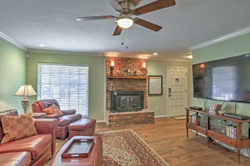 Southern Glen Rose Ranch House - Walk To Downtown!