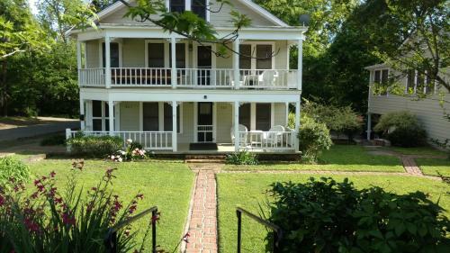 Historic 1920s Jefferson Cottage At Angell Manor!