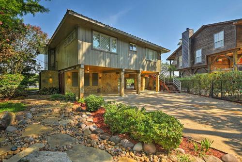 Luxury Home With Pool On San Jacinto Riverfront!
