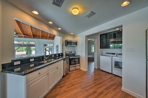 Luxury Home With Pool On San Jacinto Riverfront!