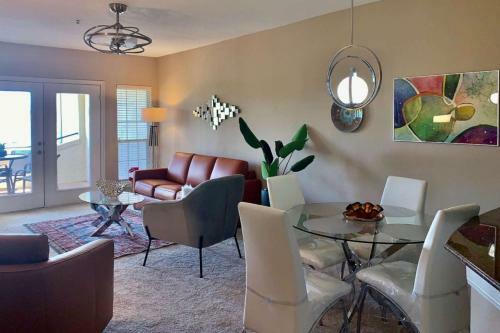 The Hideaway At The Island On Lake Travis
