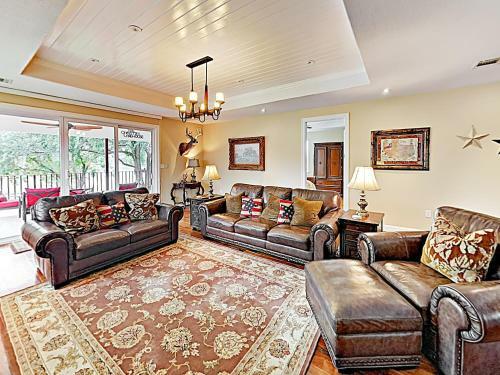 New Listing! Lakefront Beauty With Boat Launch Home