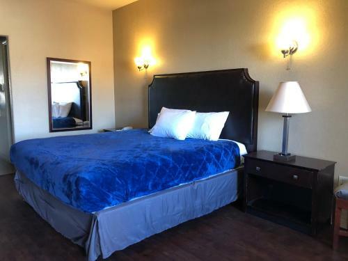 Motel Lone Star Inn & Suites