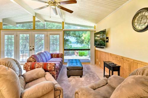 Lago Vista Home With Deck, Fire Pit And Lake Views