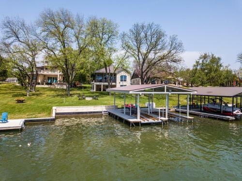 Ladybird Lakehouse On Lake Lbj