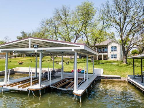 Ladybird Lakehouse On Lake Lbj