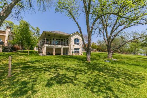 Ladybird Lakehouse On Lake Lbj