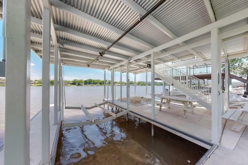 River Oaks R&r
