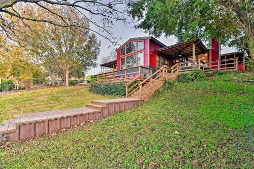 Guadalupe Riverfront Duplex With Deck And Private Dock