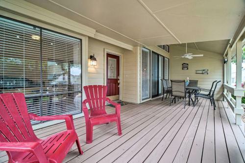Serene Townhome With Porch, Walk To Lake Conroe