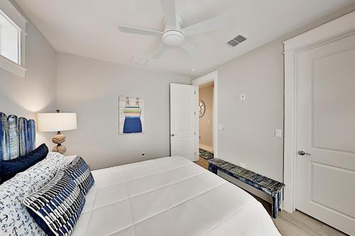 Palmilla Beach - Designer Townhome - Resort Pool Townhouse